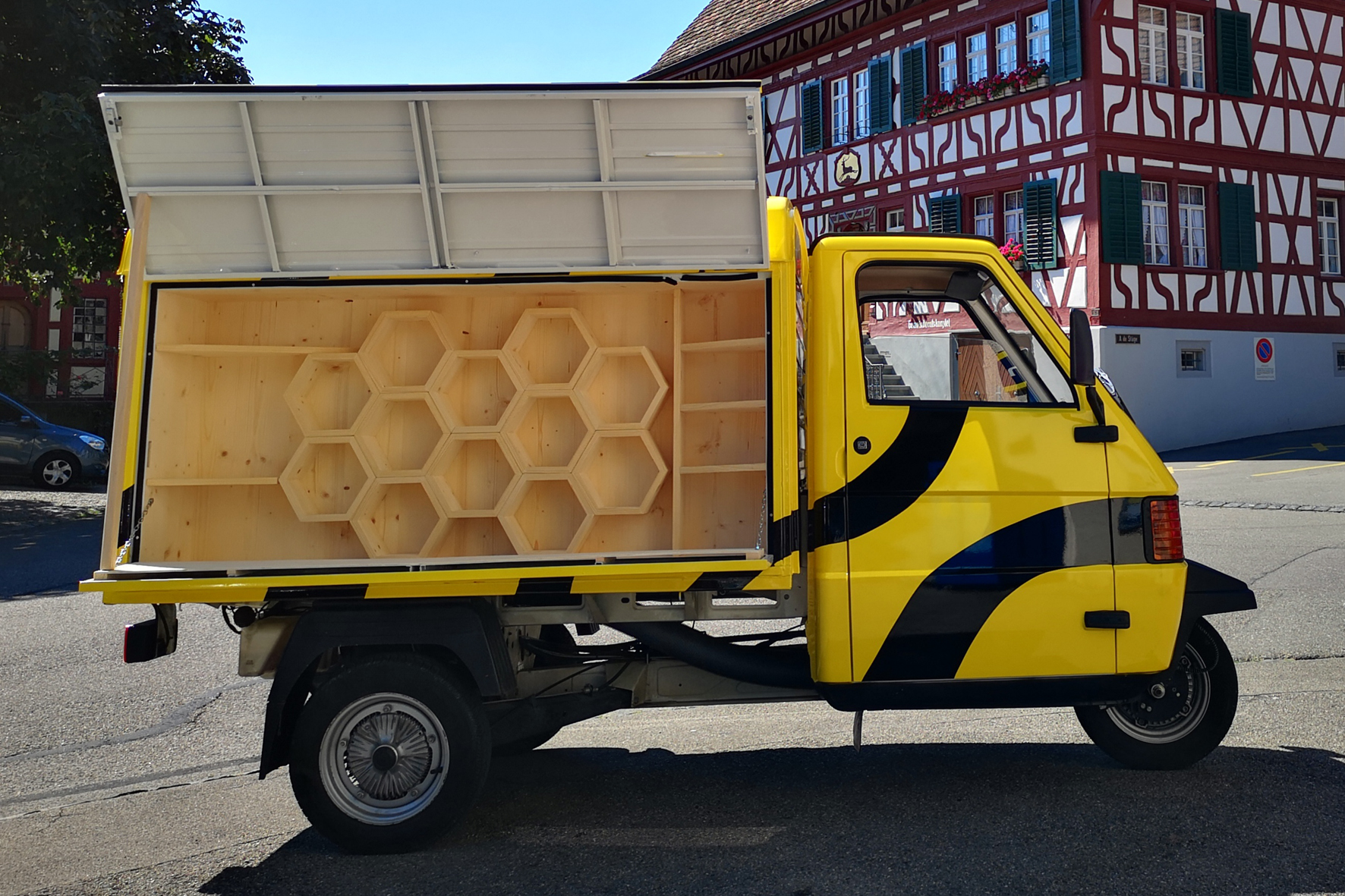 Marktstand Bienenmobil